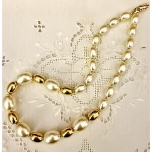 Vtg NAPIER Necklace Pearls & Gold Tone Beads Oval White Grannycore